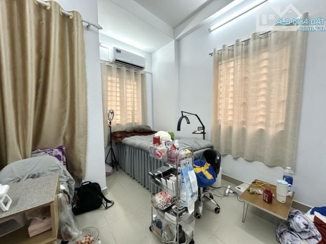 BÁN NHÀ HẺM XE TẢI TRẢI NHỰA P.5 PHÚ NHUẬN, NỞ HẬU - 40M2, 3T - Đ. HOÀNG HOA THÁM - 7.6 TỶ - 9