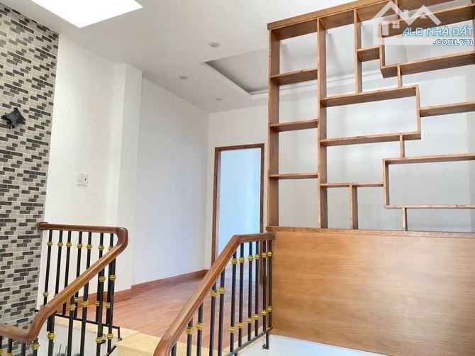 NHÀ 3 TẦNG – 3 MÊ – Ô TÔ ĐỖ CỬA - CHỈ NHỈNH 6 TỶ XÍ XI - 9