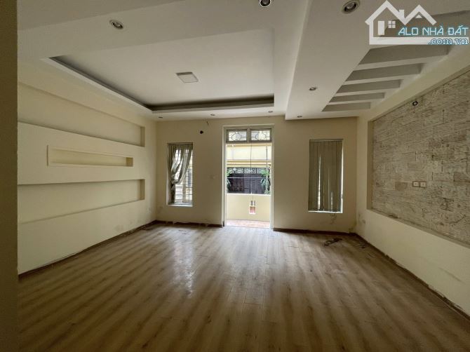 BÁN NHÀ NGÕ 285 KHUẤT DUY TIẾN, PHÂN LÔ, Ô TÔ TRÁNH, 30M RA PHỐ 42m2 6T MT 5,7m 17 tỷ - 9