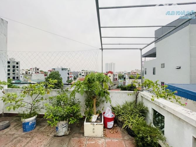 6,4 Tỷ nhà Thạch Bàn, diện tích rộng 51,8m2, dân xây, lô góc, 04 phòng ngủ, - 9