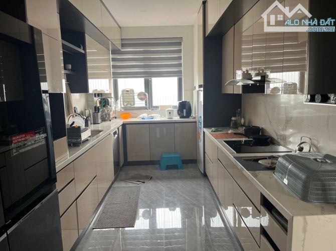 HÀNG HIẾM! TÒA 8T DUY NHẤT MP NGUYỄN THÁI HỌC - 95M2 MT:  5.6M SỔ VUÔNG - GIÁ BÁN NHANH. - 9