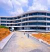 BÁN ĐẤT HÒA LẠC, CỔNG CHÍNH ĐH FPT, GIÁP ĐƯỜNG METRO, 100M2, VỈA HÈ 2 BÊN, GIÁP TT KHU CNC