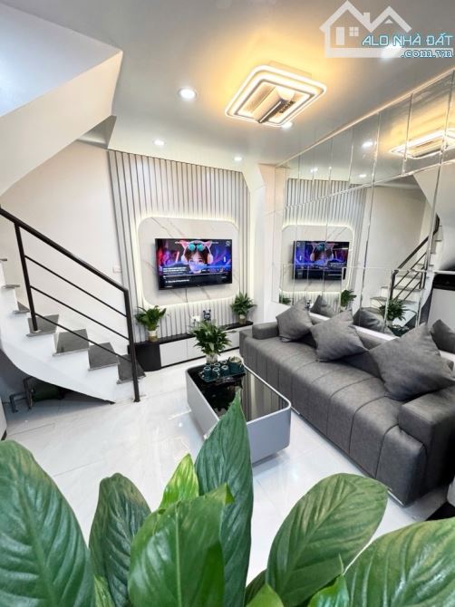 Bán nhà phố khâm thiên tt đống đa fun nội thất đẹp gần công viên thống nhất DH bách khoa