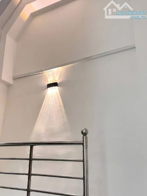 HẺM XE HƠI Sát MẶT TIỀN LÊ ĐÌNH CẨN CHIẾN LƯỢC 3 TẦNG 4M8M Chỉ 4.65 TỶ