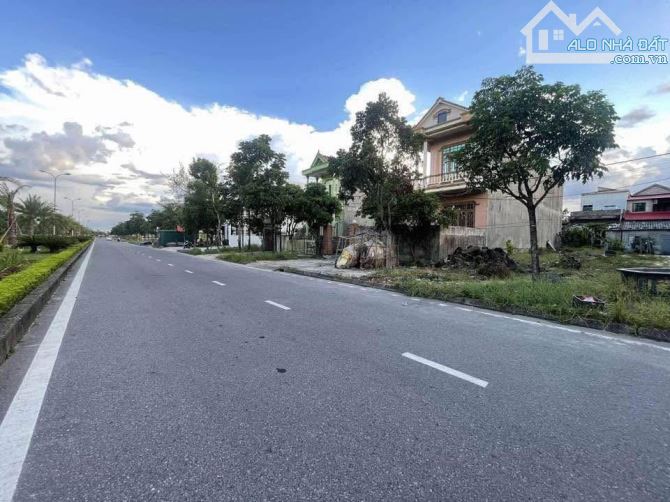 Chủ cần tiền bán gấp lô đất mặt tiền đường Mỹ cảnh Bảo Ninh