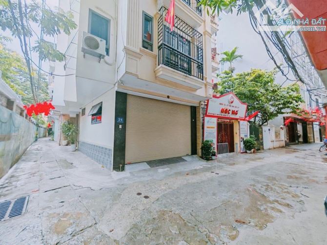 NHÀ ĐẸP DOÃN KẾ THIỆN TT CẦU GIẤY 35M x 6T,Mt 5.2M GIÁ 11.8TỶ Ô TÔ VÀO NHÀ FULL NỘI THẤT