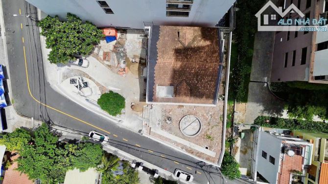 Bán góc 2MT ngay Quốc Hương- Thái Ly, 12x17m, tiện xây hầm, 7 tầng làm nhà hàng/cafe/chdv