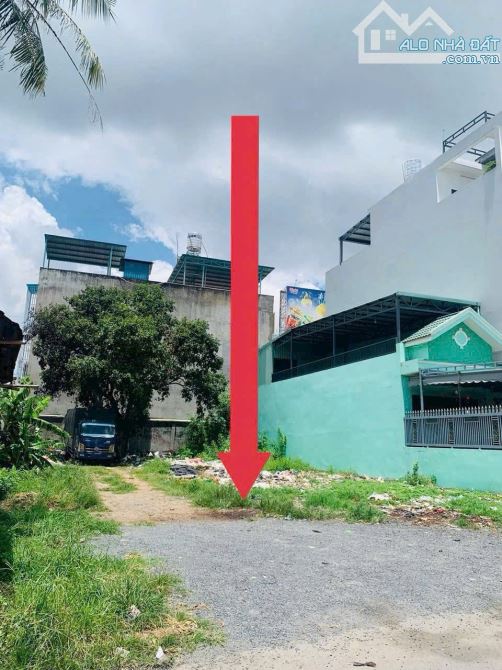 Hàng đầu tư cực ngon 130m2 đất 50m ra MT Quốc lộ 13 chỉ 8 tỷ thông KDC Hồng Long - HBP