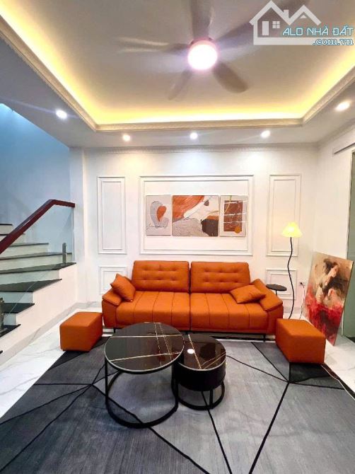 TỔ ẤM XINH LUNG LINH - THẠCH BÀN, NGÕ OTO THÔNG, 5 TẦNG, 31M2, MT: 4M, GIÁ CHỈ 7.35 TỶ