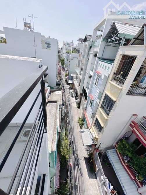 Cần bán nhà TTT Q4. Gara OTO. 4T. 5PN. MT 7m. 85m2. Giá nhỉnh 8 tỷ có TL