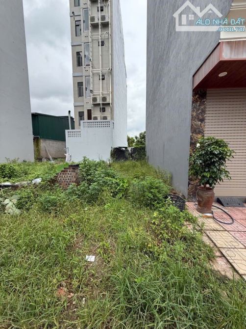 BÁN ĐẤT - CỔ LINH, PHÂN LÔ, VỈA HÈ, ĐƯỜNG XE TẢI TRÁNH, 30M2, MT: 3M, GIÁ CHỈ 9.4 TỶ