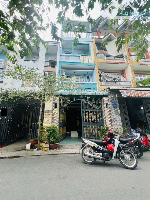 Nhà 5.95 tỷ, 4x16m 4 tấm, hẻm 8m Hương lộ 2, Bình Trị Đông A, Bình Tân