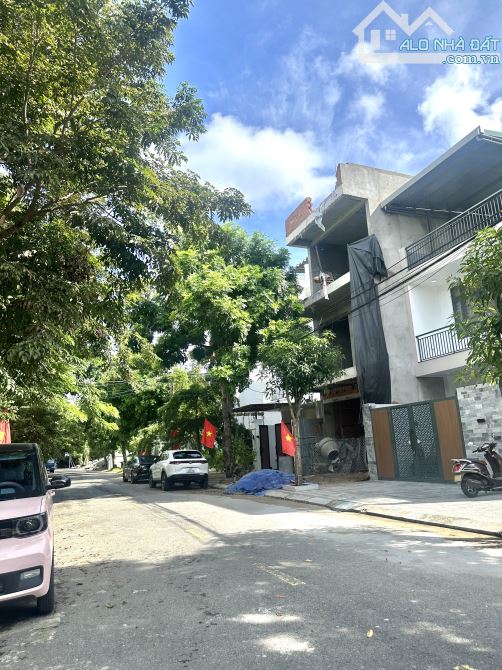 NHÀ ĐẸP VÀO Ở NGAY KHU VIP NVA GẦN SÔNG MÁT MẺ ĐƯỜNG 7M5 CHỈ 8 TỶ