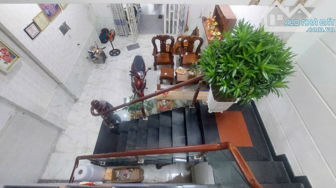 Nhà 2 tầng 5x25m mặt tiền hẻm xe hơi 50m ra Nguyễn Văn Ràng (Phạm Hùng Nối Dài) chỉ 4.8 tỷ