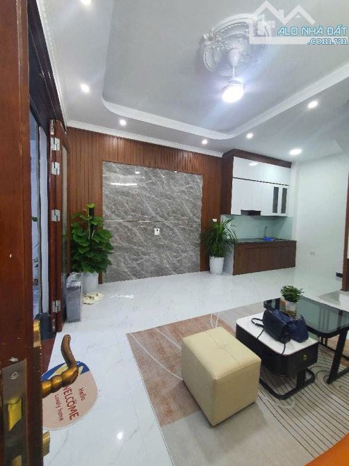 🌟 CƠ HỘI SỞ HỮU NHÀ ĐẸP TRUNG TÂM LONG BIÊN – GIÁ ĐẸP🌟  📍 Vị trí: Ngọc Trì – Long Biên