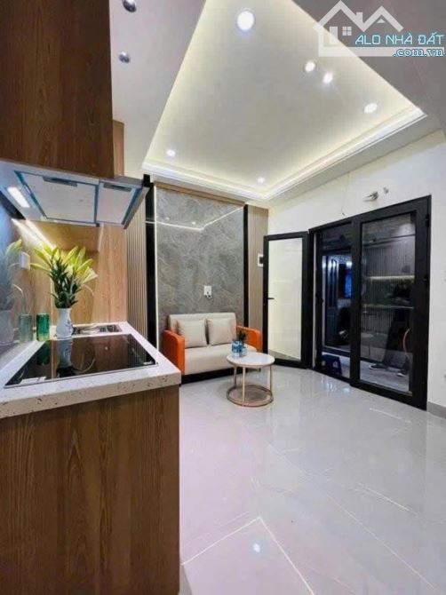 CHỈ 4.5 TỶ! NHÀ NHỎ XINH Ở NGAY - NGÕ QUỲNH, HAI BÀ TRƯNG: 22M², 4 TẦNG - GẦN BẠCH MAI