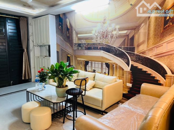 GIÁ 4.3 TỶ! NHÀ 68M² LẠC TRUNG - HBT: Ở NGAY, FULL NỘI THẤT!