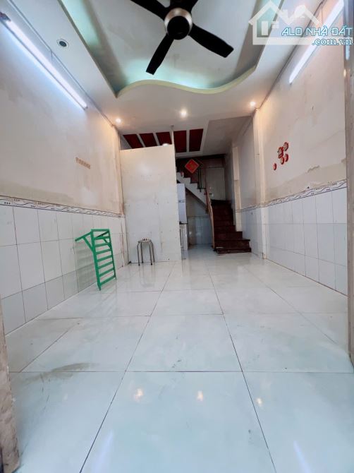 💥KHU PHÂN LÔ ĐỒNG BỘ 2O THƯỚC - HOÀNG DIỆU - NHÀ 3 TẦNG - HẺM 4m ---- CHỈ NHỈNH 4 TY 💲TL