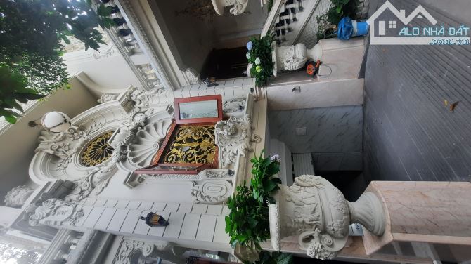 Bán biệt thự phong cách Châu Âu, 500m2, Bình Trị Đông B, Bình Tân
