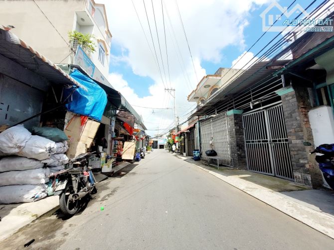 NHÀ MT ĐƯỜNG 8M và MẶT HẺM BÊN HÔNG