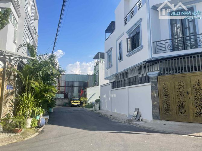 Nhà cấp 4 Nguyễn Anh thủ q12 5 x20 khu phân lô hxh