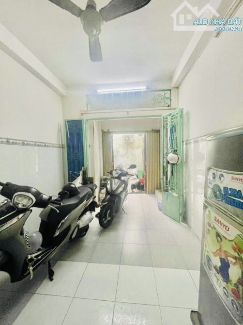 BÁN NHÀ TRẦN QUANG KHẢI, TÂN ĐỊNH, QUẬN 1, DTSD 40M2, 3 TẦNG 2 PHÒNG NGỦ, GIÁ CHỈ 3.6 TỶ