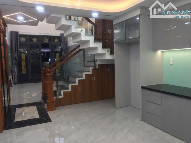 Bán Nhà Trần Thái Tông Cầu Giấy Gàn ĐH Quốc Gia 54m 5 Tầng. Giá 10.5 Tỷ
