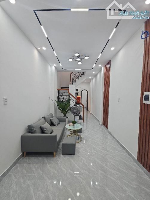 Bán nhà mặt tiền Trần Thủ Độ, Nhà 2 tầng 31m2 đẹp, gần Nguyễn Sơn, Tân Phú, chỉ hơn 4 tỷ