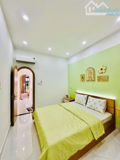 Bán nhà 3 phòng ngủ Quang Trung, phường 8, Gò Vấp, hẻm ô tô, chỉ 4 tỷ ++
