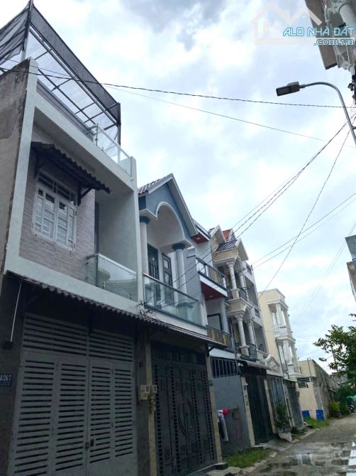 BÁN NHÀ HẺM XE HƠI ĐƯỜNG SỐ 6, LONG TRƯỜNG, 4X13M, 2 LẦU, CHỈ 5,2 TỶ