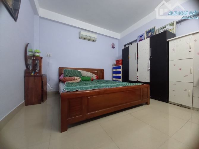 ► Nhà góc Kiệt 4m thẳng thông 50m ra Hùng Vương, 42m2, ngang 5.5m, 3 tầng đúc, 3.xx tỷ