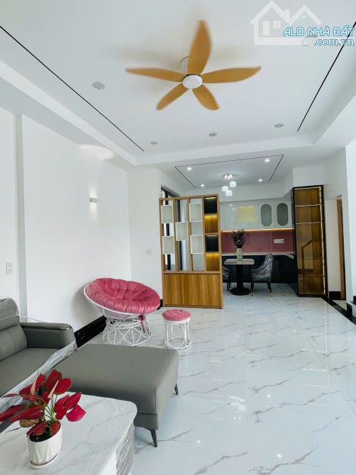 🏡 Bán nhà 2 tầng mới đẹp, hàng hiếm 4 phòng ngủ, sân đỗ oto, gần KQH Bàu Vá, Tp. Huế