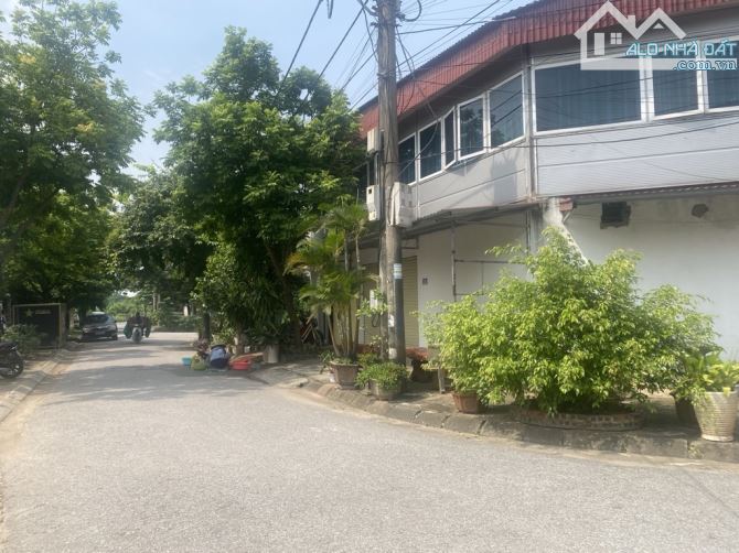 QUÁ  ĐẸP TĐC ĐÔNG DƯ  -  NGÕ THÔNG -  Ô  TÔ TRÁNH . -VỈA HÈ RỘNG THÊNH THANG   - DÒNG TIỀN
