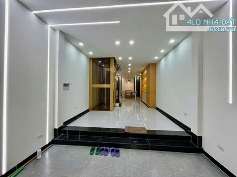 Siêu phẩm mặt ngõ Đình Thôn thông Trần Văn Lai-
lô góc  - nhà mới - thang máy - kinh