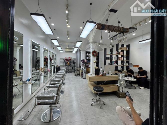 Cho thuê nhà Trần Quý Kiên, Cầu Giấy. 43 triệu/tháng. Phù hợp để Kinh Doanh.