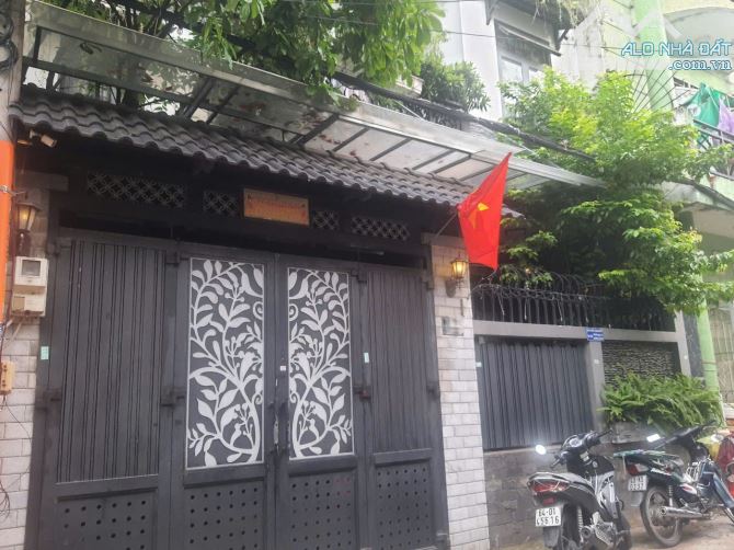 Biệt thự đẹp đường  nhựa 8m-khu vip Tân Sơn Nhì- xe hơi ngủ trong nhà - nhà 4 tầng mới đẹp