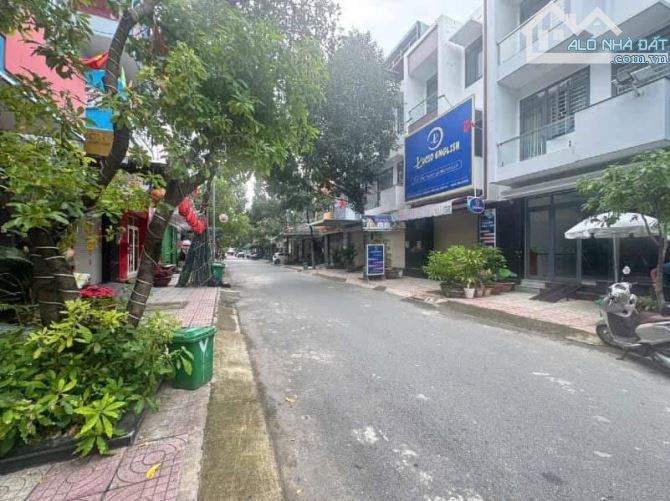 Bán nhà 1 trệt 2 lầu 239m2 Khu dân cư Phú Gia 2 TP Biên Hòa Đồng Nai có 6,2 tỷ