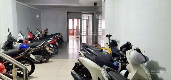 Căn hộ dịch vụ đường Hoàng Hoa Thám - 6 x 30m - hầm 6 tầng - HĐ thuê 130tr - 28 tỷ