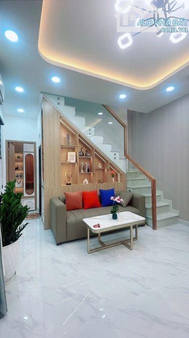 SIÊU PHẨM - SÁT QUẬN 1 - Chủ cần sang tên gấp nhà đường Lê Văn Duyệt phường 1 BT chỉ 5,9tỷ