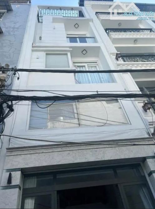Nhà đẹp mới 5 tầng 6PN, 4mx17m, HXH Cạnh mặt tiền Trần Hưng Đạo Q5