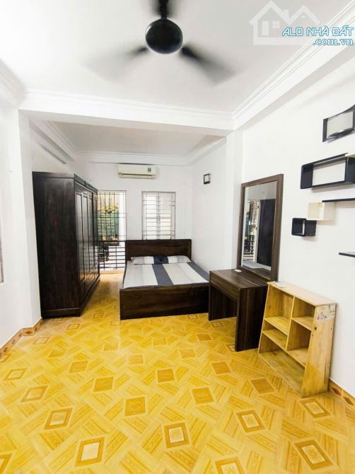 Cho thuê nhà nguyên căn 139 phố Tân Mai, P. Tân Mai, Q. Hoàng Mai. DT 30m x 5 tầng, giá