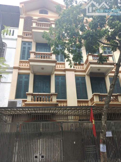 Bán liền kề KĐT Định Công, Hoàng Mai. Dt 75 m2 x 4T x Mt 4,8m. Vỉa hè ô tô văn phòng KD.