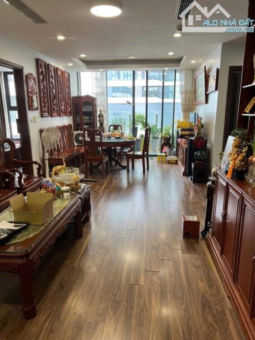Bán nhà Trần Cung, 40m x 4 tầng, dân xây, lô góc thoáng sáng, 10m ra ô tô tránh, ở sướng