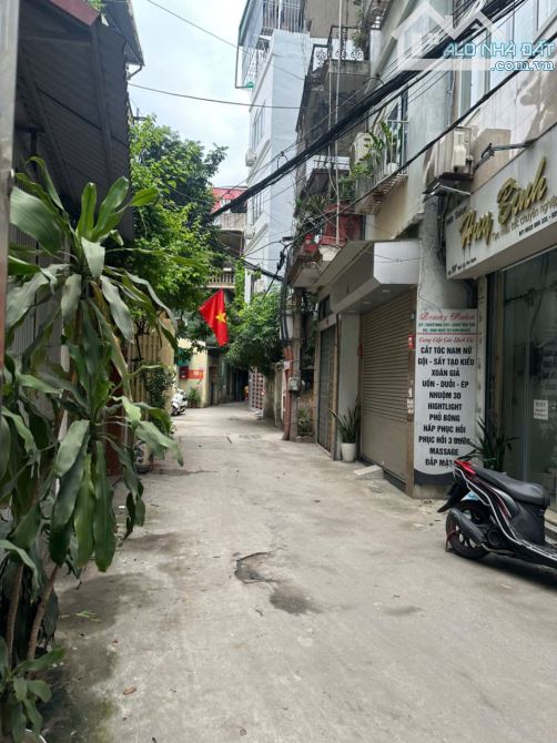 Cho thuê nhà phố Võ Thị Sáu, Thanh Nhàn, HBT. DT 60m x 5 tầng, giá 18tr