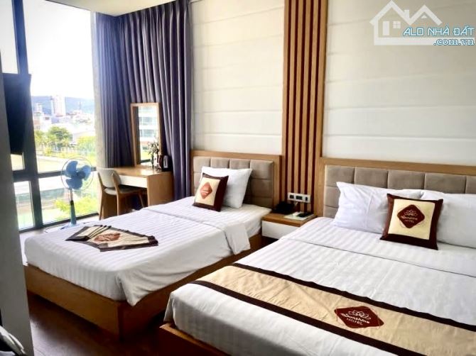 Bán khách sạn 10 tầng- Doanh thu 220 triệu tháng- Sơn Trà
