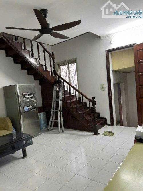 Cho thuê nhà nguyên căn phố Huế - Hai Bà Trưng – Hà Nội. DT 23m x 4 tầng, giá 9tr