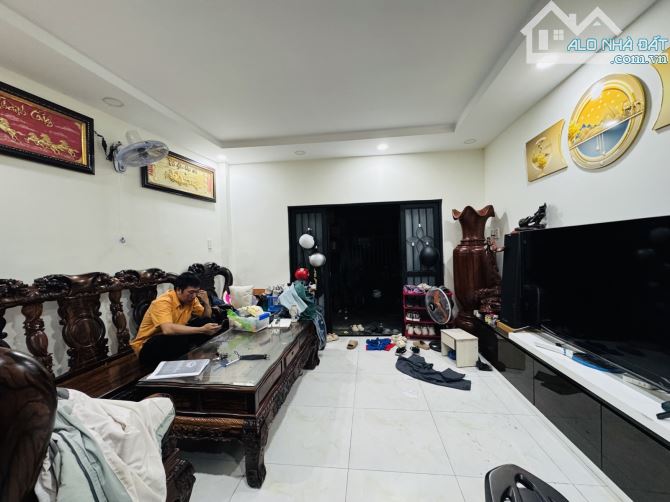 Bán nhà hẻm xe hơi, đường số 19, phường 8, Gò Vấp, 86m2, 3 tầng, 3PN, giá 6,1 tỷ