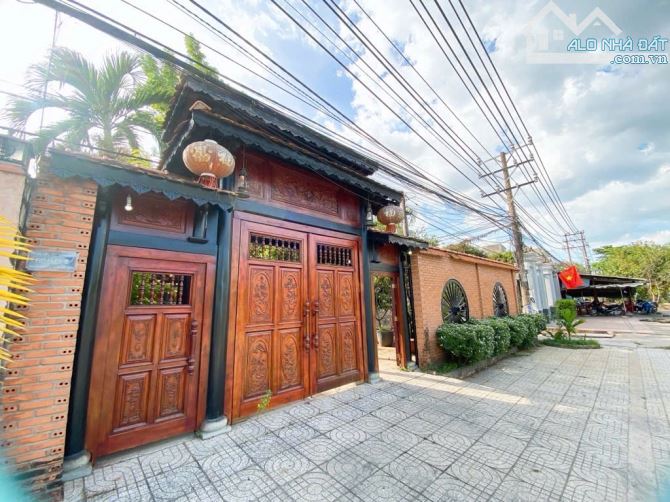 NHÀ GỖ QUÝ KIẾN TRÚC HUẾ – DT 367M², NGANG 13M – TÔN THẤT TÙNG, DĨ AN