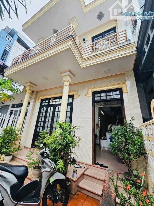 Bán nhà đẹp 02 tầng kiệt oto  Phan Chu Trinh, Tp.Huế giá rẻ chỉ 3,x tỷ  - DT: 135m2