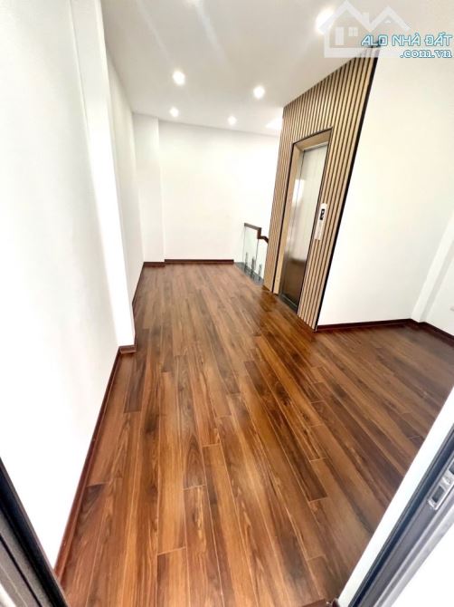 Long Biên-SIÊU PHẨM 7 TẦNG THANG MÁY_TRUNG TÂM CỰ KHỐI _Cách mặt phố 20m, vỉa hè ôtô tránh - 11
